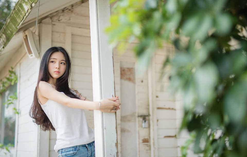 “这个文和就无需操心了，我自有方法让它回来。”吕布看着贾诩，两人同时笑了起来。